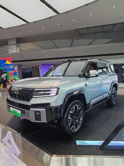 成都232比亚迪方程豹硬派越野的爆款，英菲尼迪35周年与你共成长